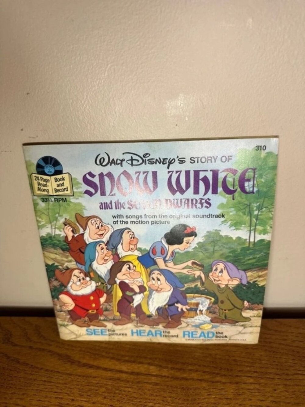 1977 Walt Disney Snow White and the Seven Dwarfs 33rpm Vinyl 24 Page Book sealed